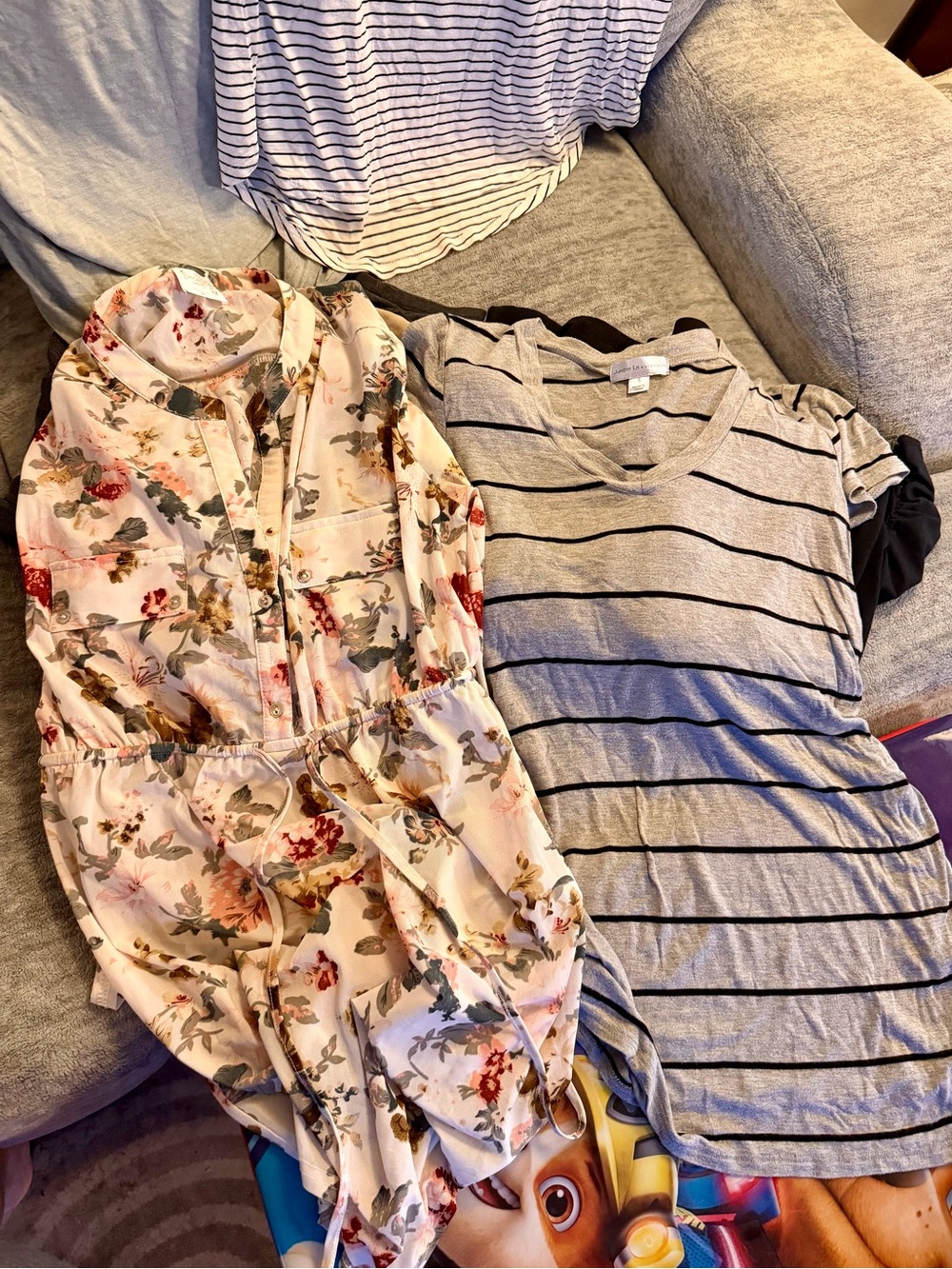 Maternity Bundle- size small/medium 4 shirts and 5 pairs of leggings